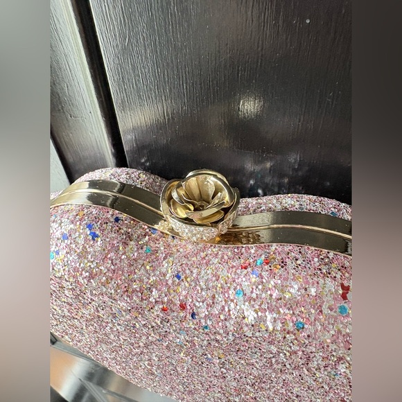 Pink Glitter Lip Shaped Clutch Chain Purse - Picture 9 of 12